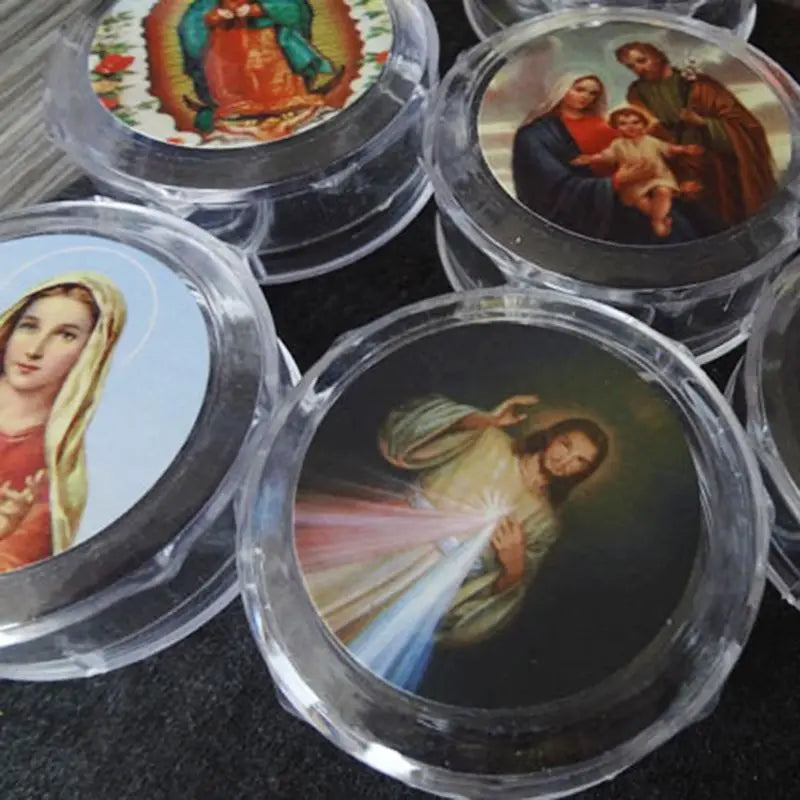 boite de rangement en plastique de 6cm avec l'image de la sainte famille