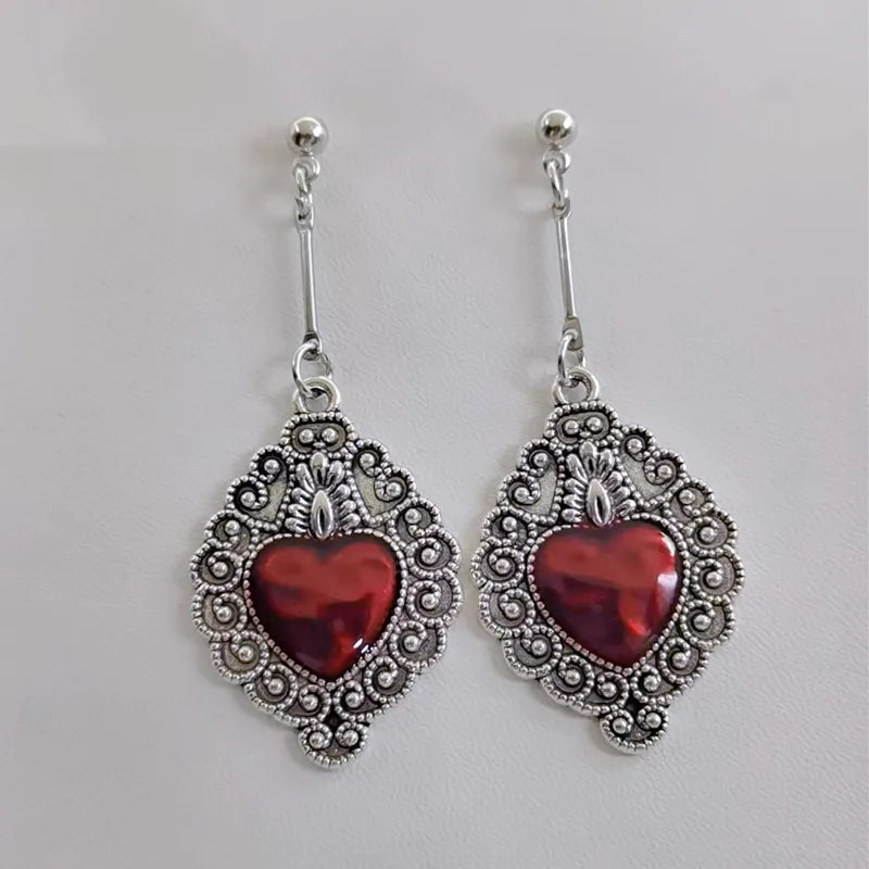 Boucles d'oreilles pendantes en alliage de zinc – Représentation du Sacré-Cœur en argent et rouge-image