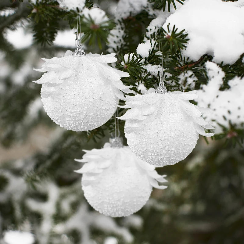 Boules de Noël en Mousse Blanche avec Plumes - 8 cm