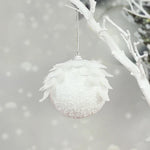 Boules de Noël catholique en Mousse Blanche avec Plumes - 8 cm - Vignette | La Paroissienne
