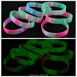 Bracelet  chrétien Wrap Phosphorescent en Silicone - Croix (Lot de 50 pièces) - Vignette | La Paroissienne