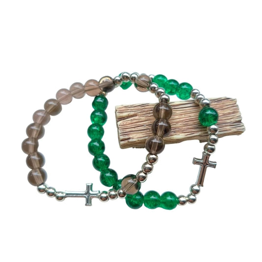 bracelet elastic fumée ou vert, et argenté avec croix