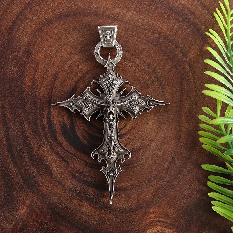Collier Pendentif Croix Crâne Jésus Gothique - Bijou Punk Catholique