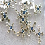 Lot de 100 pendentifs croix en cristal pour collier – Accessoires DIY pour bijoux catholiques - Vignette | La Paroissienne