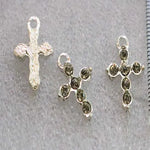 Lot de 100 pendentifs croix en cristal pour collier – Accessoires DIY pour bijoux catholiques - Vignette | La Paroissienne