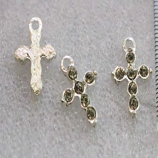 Lot de 100 pendentifs croix en cristal pour collier – Accessoires DIY pour bijoux catholiques BLANC