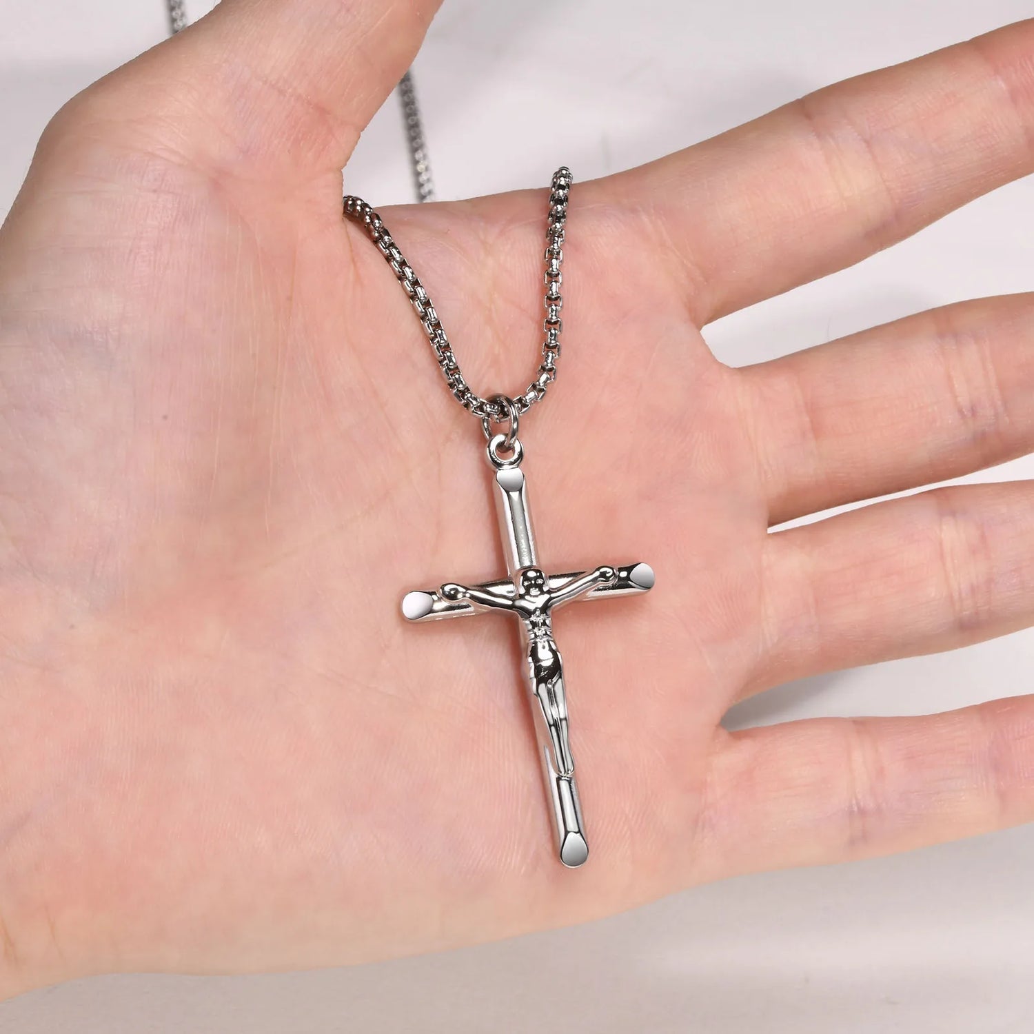 ollier Pendentif Croix en Acier Inoxydable - Style Catholique et Élégant